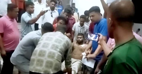 লোহাগড়ায় বিজিবি সদস্যসহ ৩ জন গুলিবিদ্ধ