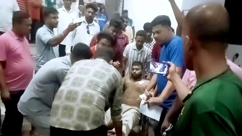 লোহাগড়ায় বিজিবি সদস্যসহ ৩ জন গুলিবিদ্ধ