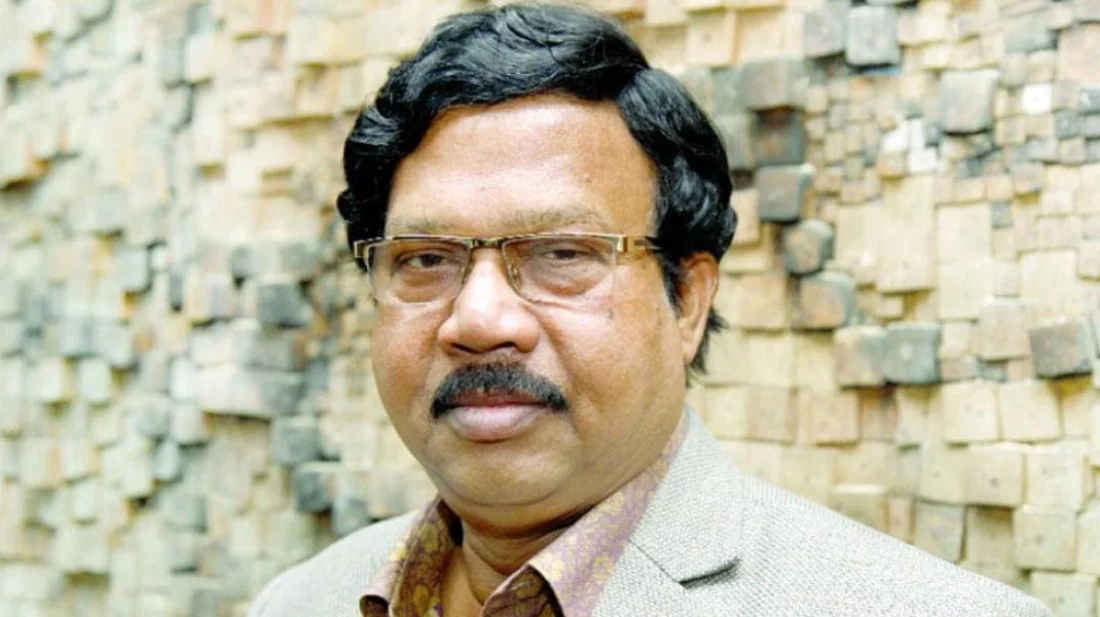 শিল্পকলার আঁকড়ে থাকা পদ ছাড়লেন লাকী