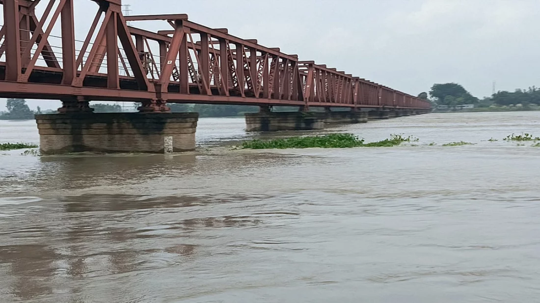 তিস্তায় ভাঙনের আশঙ্কা, দুশ্চিন্তায় নদীপাড়ের মানুষ