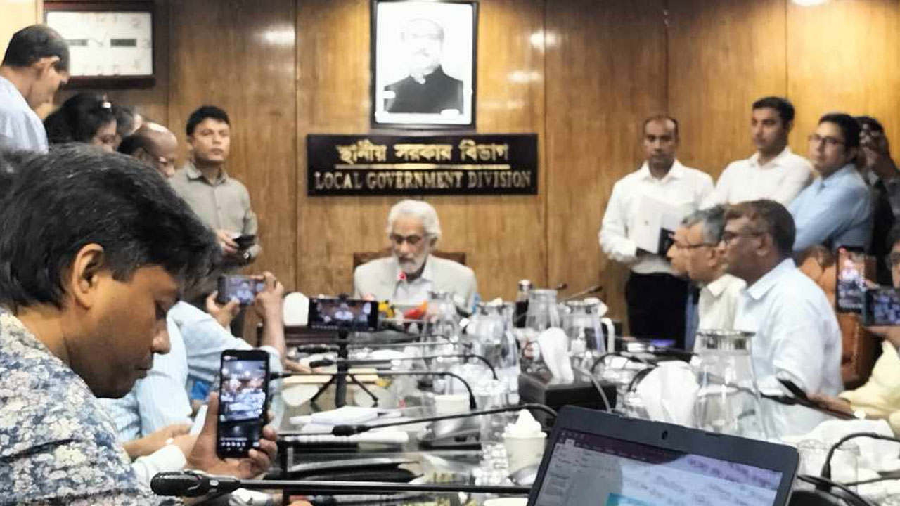 সংবিধান সংস্কার নিয়ে আলোচনা হয়েছে : উপদেষ্টা হাসান আরিফ