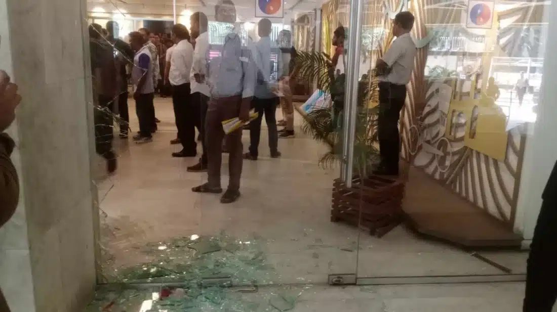 নতুন এমডিকে যোগদানে বাধা তিতাস কর্মীদের, পেট্রোবাংলায় ভাঙচুর