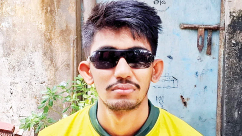 চোখে গুলি নিয়ে ১২ দিন ছিলেন জেলে