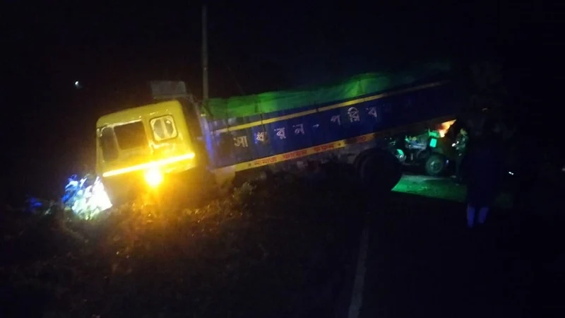 ভাঙ্গায় মহাসড়কে ত্রিমুখী সংঘর্ষে দু’জনের প্রাণহানি