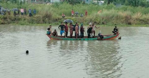 সাঁতার শেখাতে গিয়ে বাবা-মেয়ে নদীতে নিখোঁজ