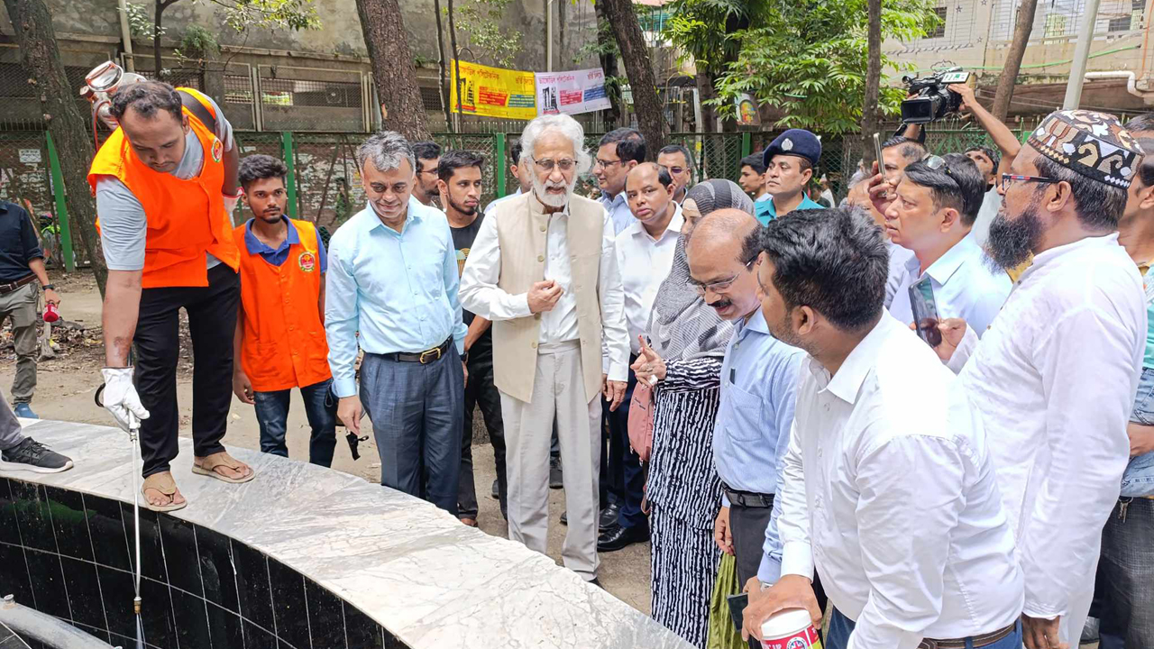 ডেঙ্গুর সংক্রমণ হচ্ছে, এটাই আমাদের চিন্তার বিষয় : উপদেষ্টা