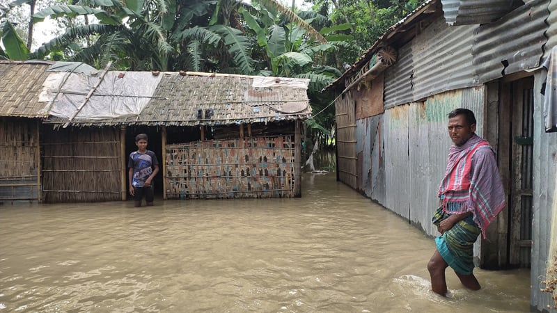 কুড়িগ্রামে তিস্তার পানি বিপৎসীমার ওপরে, লোকালয়ে ঢুকছে পানি