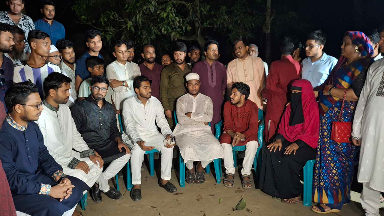 যেই সরকার গঠন করে সেই রাবণ হয়ে যায় : নুরুল হক নুর