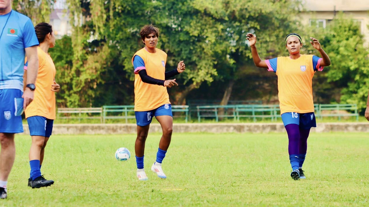 পাকিস্তানকে হারালেই চ্যাম্পিয়ন সাবিনারা সেমিতে
