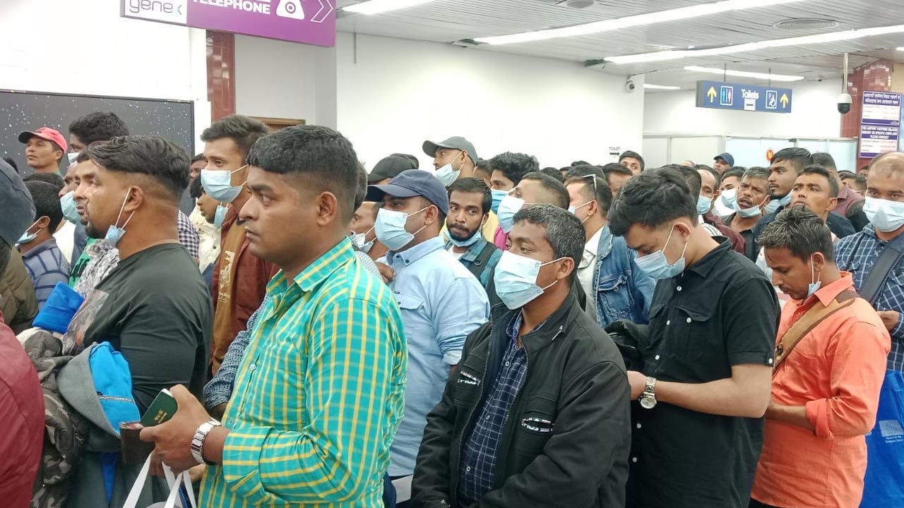 লিবিয়া থেকে ফিরলেন আরও ১৫৭ অনিয়মিত বাংলাদেশি