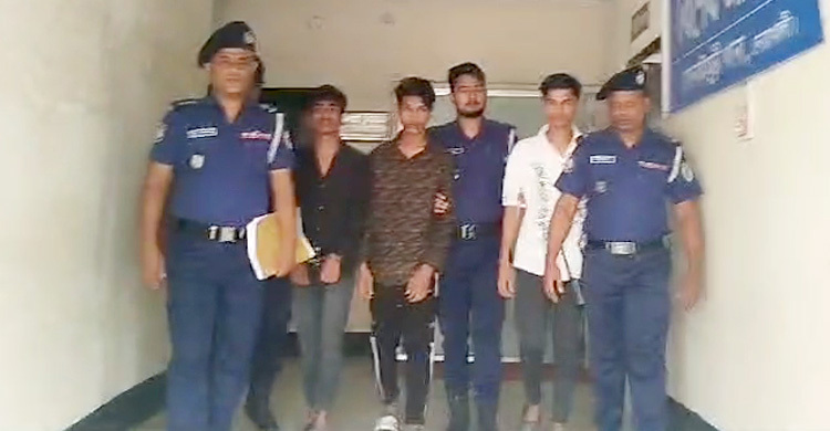 নোয়াখালীতে ৫ আগস্ট পুলিশ হত্যায় তিন আসামি গ্রেফতার