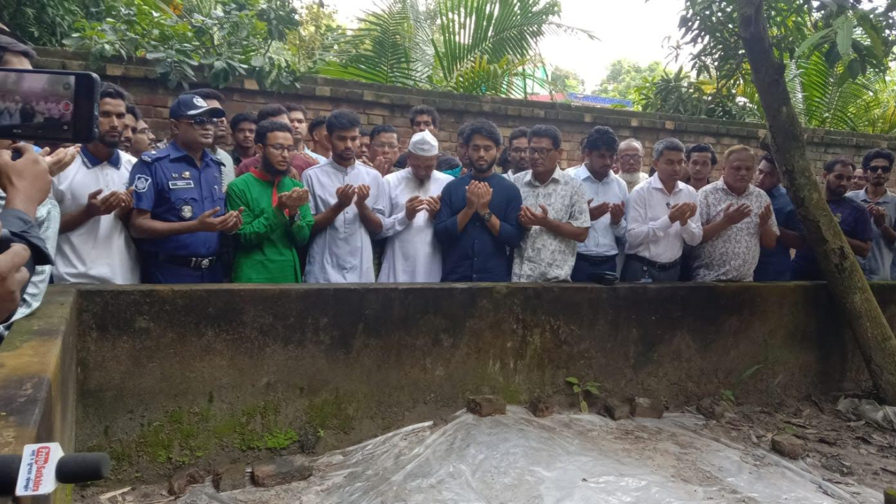 ‘বীর ও শহীদদের নামে বিভিন্ন উপজেলায় মিনি স্টেডিয়াম করা হবে