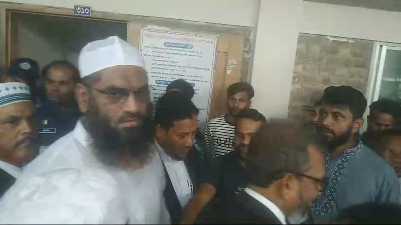 ধর্ষণ মামলায় খালাস পেলেন মামুনুল হক