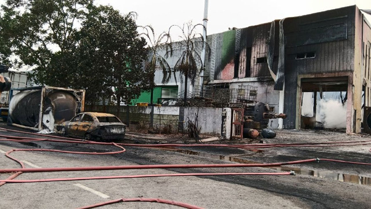 মালয়েশিয়ায় কারখানায় আগুনে পুড়ে ২ প্রবাসী বাংলাদেশির করুণ মৃত্যু