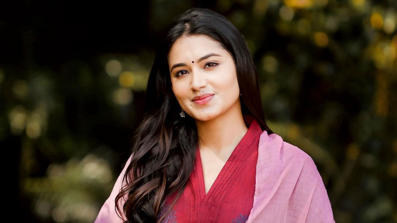 ‘আমরা সবসময় শয়তানের ওপর সব দোষ চাপিয়ে বাঁচতে চাই’
