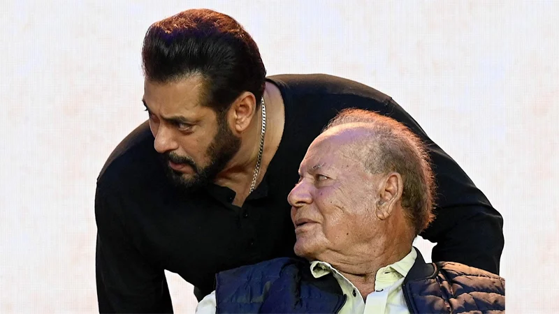 বাবাসহ সালমান খানের কুশপুত্তলিকা পোড়ানোর নেপথ্যের কারণ