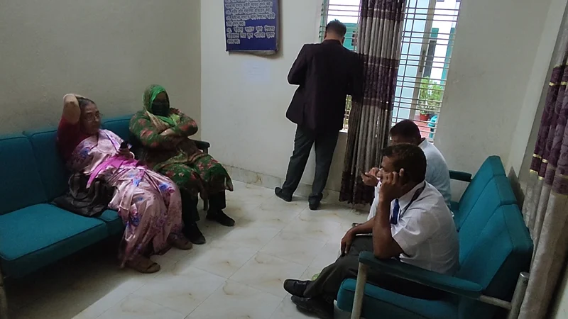 অনুষ্ঠানে শেখ হাসিনাকে নিয়ে গান, আটকের ৮ ঘণ্টা পর মুক্ত পাঁচজন