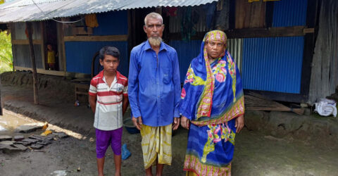 ঘূর্ণিঝড়ের খবরে দুশ্চিন্তা বাড়ে নদীতীরের মানুষের
