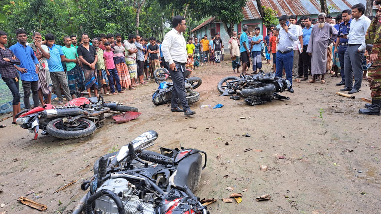 নাটোরে নদী দখল নিয়ে ২ গ্রামবাসীর সংঘর্ষ-ভাঙচুর