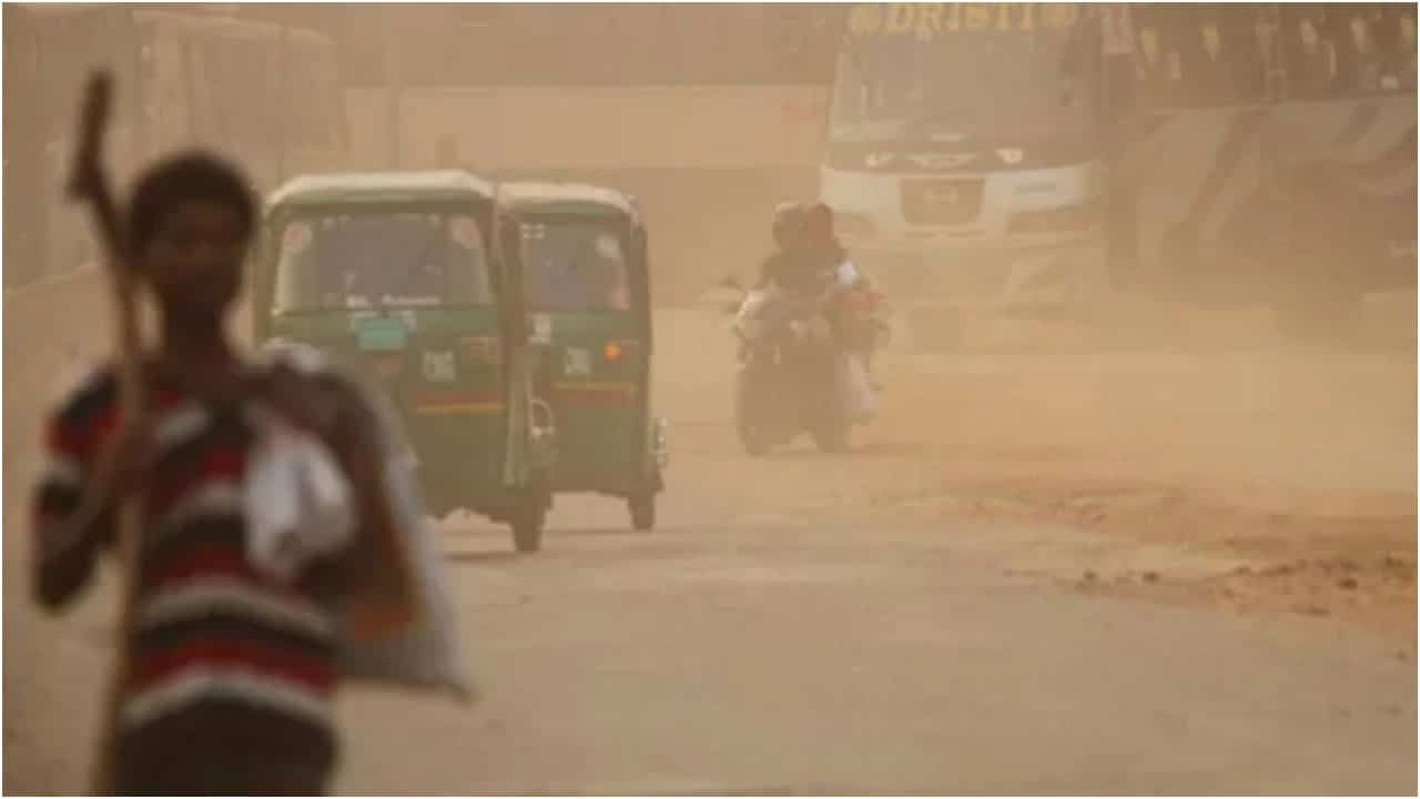 ঢাকার বাতাস ‘খুবই অস্বাস্থ্যকর’, দূষিত শহরের তালিকায় বিশ্বে তৃতীয়