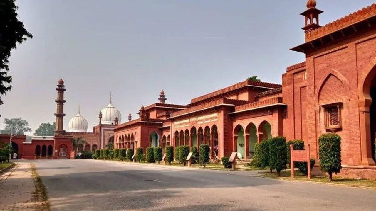 ইসকনকে সন্ত্রাসী বলায় ভারতের বিশ্ববিদ্যালয়ে দুই বাংলাদেশি নিষিদ্ধ