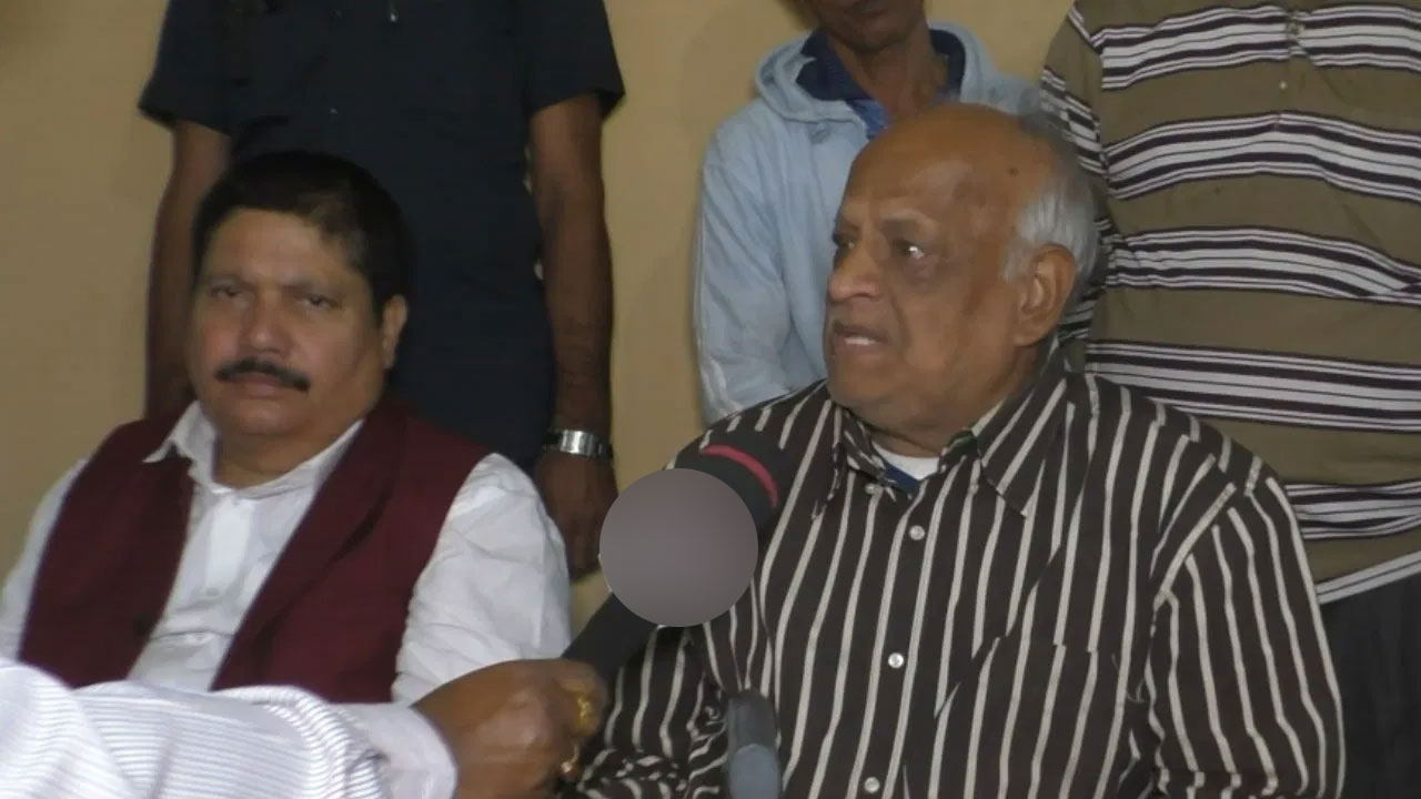 ভারতে চিন্ময়ের আইনজীবীর সঙ্গে বিজেপি নেতার সাক্ষাৎ