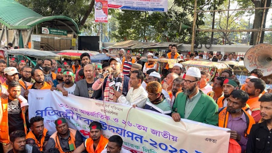 এবার প্যাডেল রিকশা নিষিদ্ধের দাবি প্রতিবন্ধী অটোরিকশাচালকদের