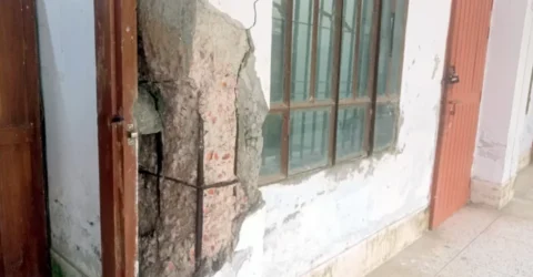 ঝালকাঠিতে ঝুঁকিপূর্ণ ভবনেই চলছে বিচার কাজ
