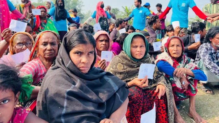 শীতার্তদের মুখে হাসি ফোটানোর চেষ্টায় ‘বাংলাদেশ ইয়্যুথ অর্গানাইজেশন’
