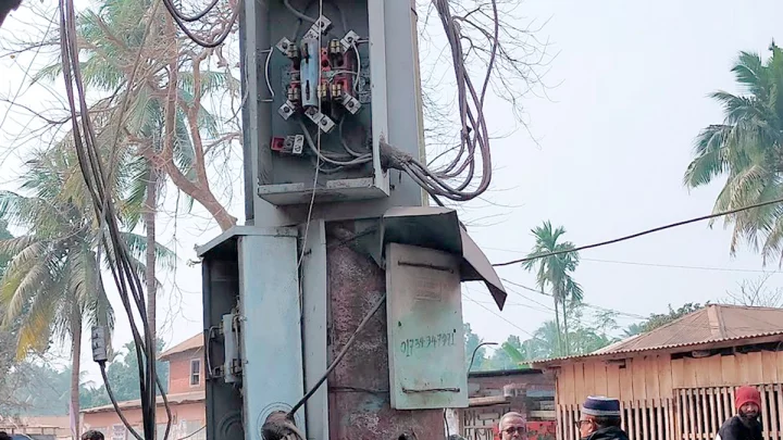 নাটোরে সেচযন্ত্র-বৈদ্যুতিক মিটার চুরির হিড়িক, বাদ যাচ্ছে না হাঁড়িপাতিলও