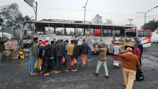 সাভারে অ্যাম্বুলেন্সে পেছন থেকে দুটি বাসের ধাক্কা, পুড়ে নিহত ৪