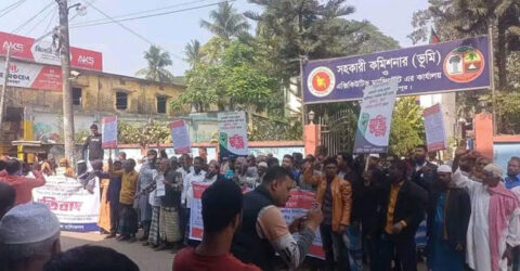 চরের জমি দখলে নেমেছেন বিএনপি নেতারা, প্রতিবাদে কৃষকদের বিক্ষোভ