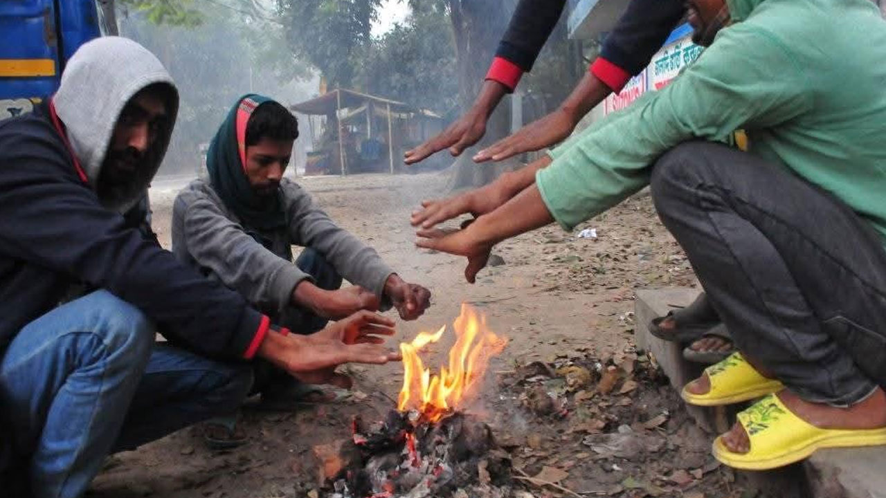 ঘন কুয়াশা আর হিম বাতাসে জবুথবু রংপুর
