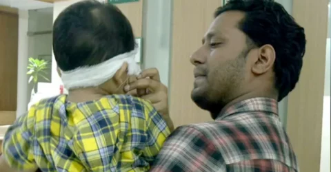 চিকিৎসকের ভুলে শিশুর বাম চোখের বদলে ডান চোখে অপারেশনের অভিযোগ