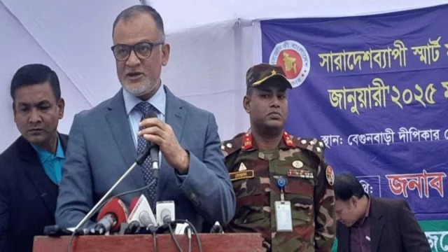 ব্যাংকে ডলার সংকট নেই: বাণিজ্য উপদেষ্টা