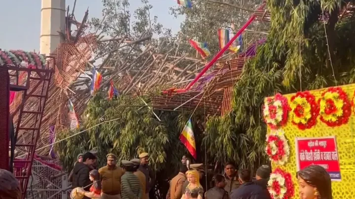 ভারতে ধর্মীয় অনুষ্ঠানে ভেঙে পড়লো মঞ্চ, নিহত ৬