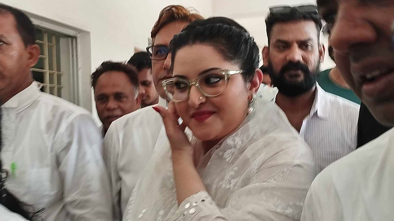 ব্যবসায়ী নাসিরের মামলায় পরীমণির জামিন