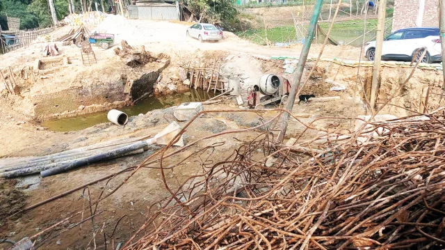 নিলাম ছাড়াই ব্রিজের রড বিক্রির অভিযোগ এলজিইডির বিরুদ্ধে