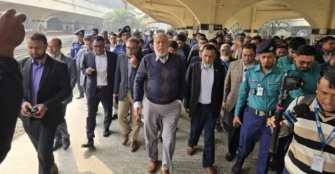 রেলের রানিং স্টাফদের দাবি পূরণে আলোচনা চলছে: উপদেষ্টা