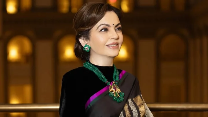 অষ্টাদশ শতকের গয়না, কাঞ্চিপুরম শাড়ি পরে ট্রাম্পের পার্টিতে নজর কাড়লেন নীতা আম্বানি