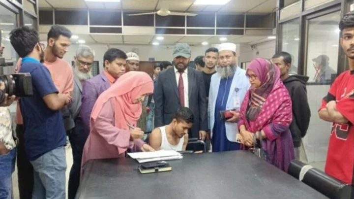 জুলাই অভ্যুত্থানে আহত ৩৬ জনকে দেওয়া হলো ভোটার কার্ড