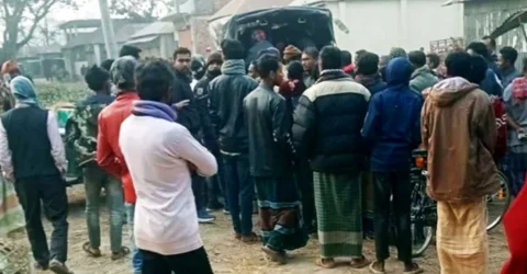 জুয়ার আসর থেকে শিক্ষক-আইনজীবীসহ ১১ জন গ্রেপ্তার