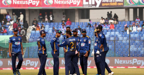 চিটাগাংকে হারিয়ে পয়েন্ট টেবিলের চারে ঢাকা