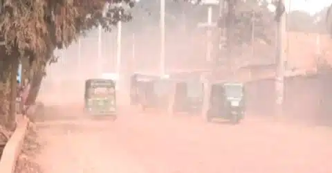 আজ দূষিত শহরের তালিকায় শীর্ষে ঢাকা