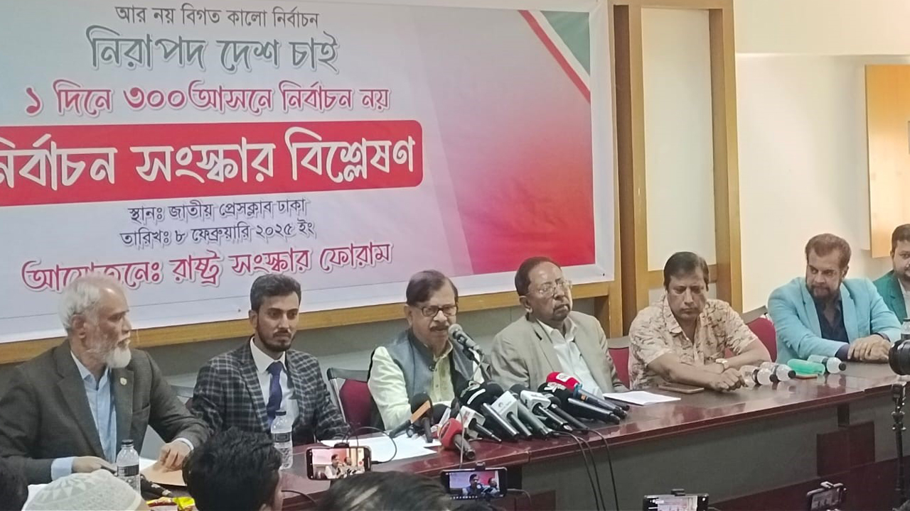 অন্তর্র্বতী সরকার কঠিন সময়ে এসে পড়েছে : মান্না