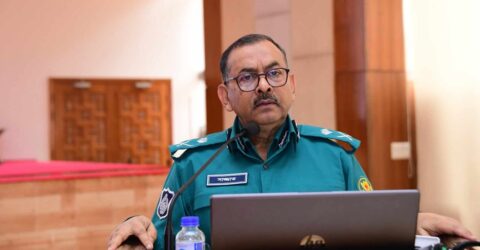 রাস্তা বন্ধ করে দাবি আদায়ের চর্চা বন্ধ করতে হবে : ডিএমপি কমিশনার