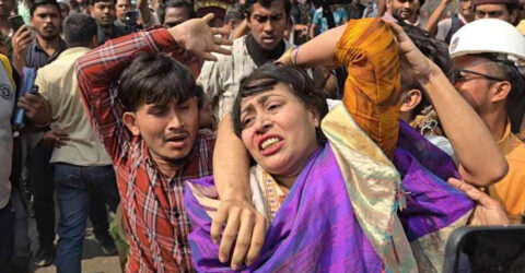 ‘আপার বাড়ি’ বলায় ধানমন্ডিতে নারীকে গণপিটুনি