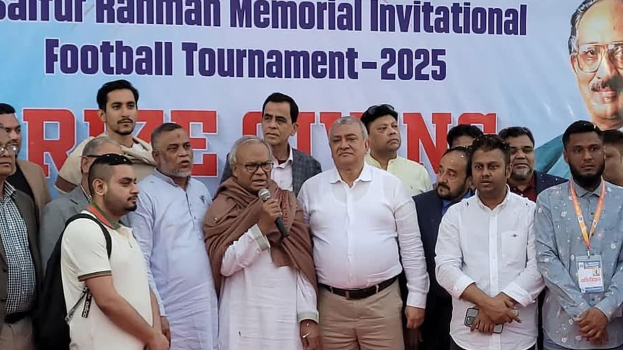 স্মিথ নাকি রুট, কে আগে গড়বেন নতুন