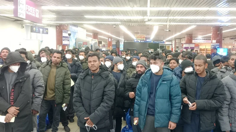 লিবিয়া থেকে ফিরলেন ১৪৫ বাংলাদেশি
