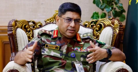 শান্তি-শৃঙ্খলা রক্ষায় সেনা সদস্যদের দায়িত্ব পালনের নির্দেশ ওয়াকার-উজ-জামানের